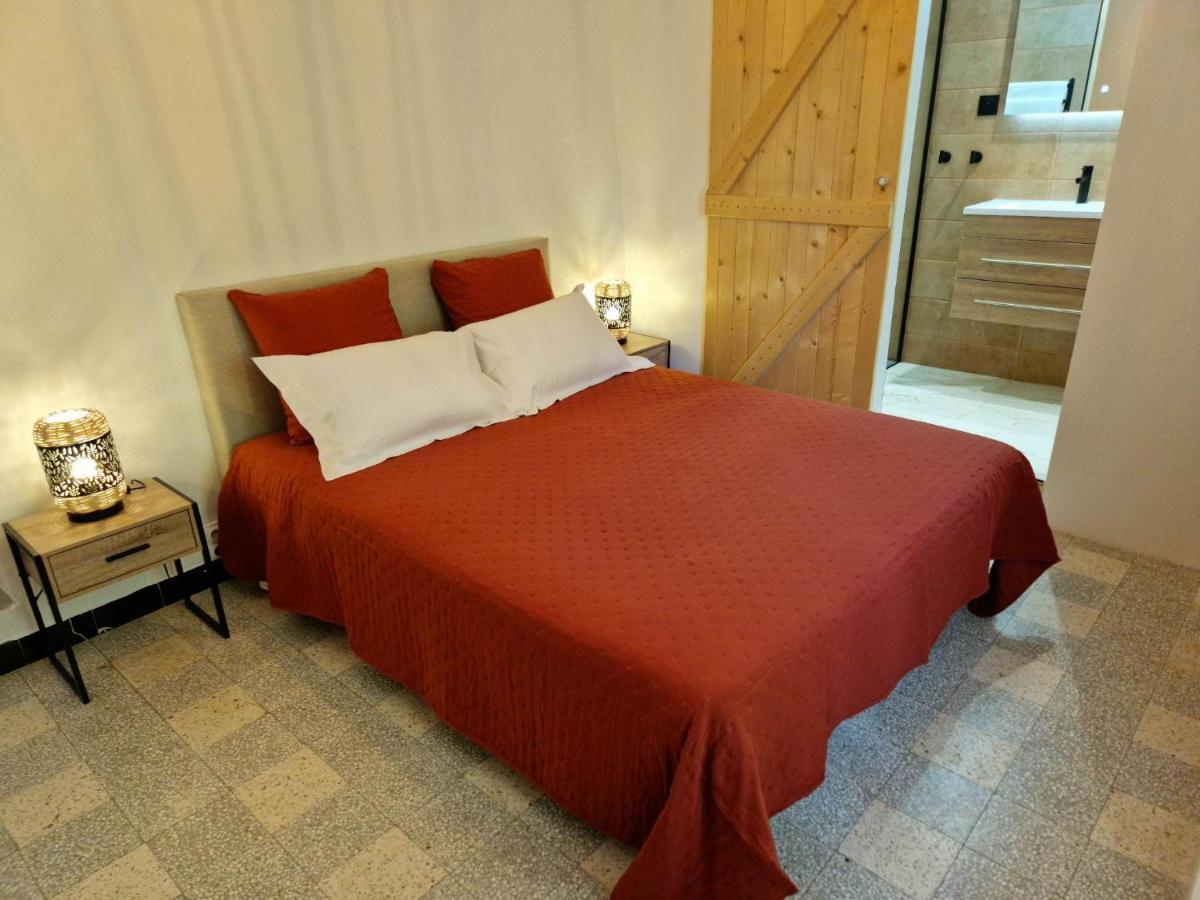 Lou Mouli Di Baou Bed & Breakfast Labeaume Eksteriør bilde